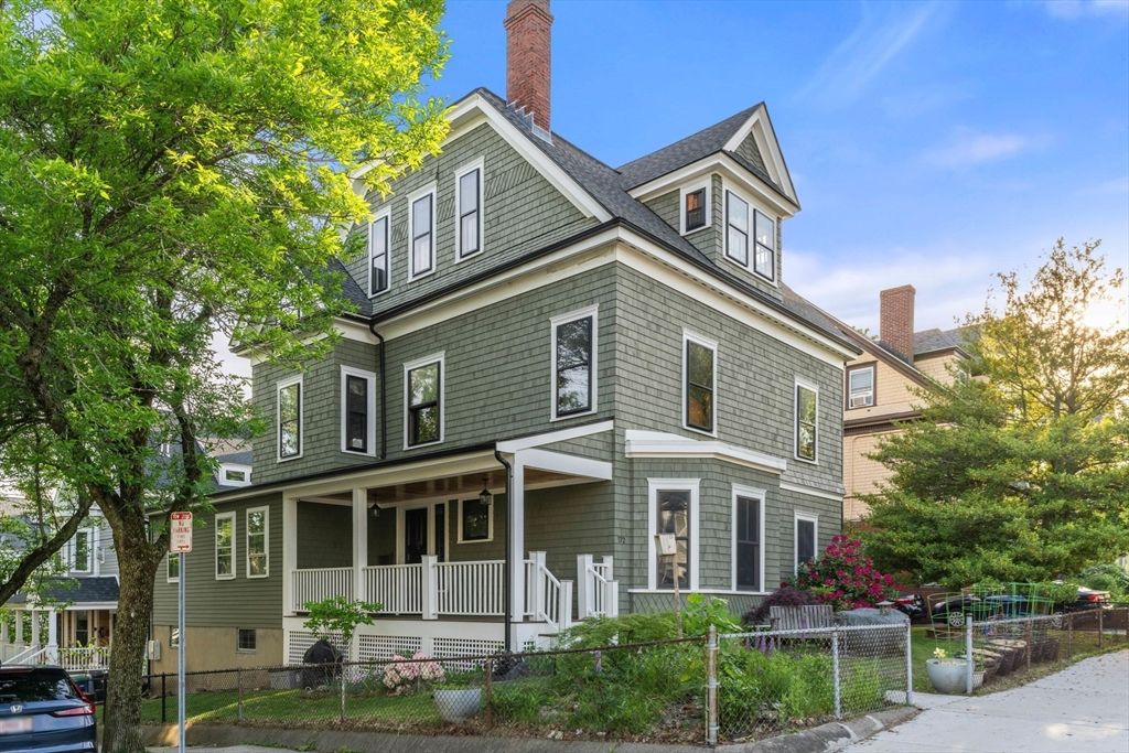 172 Summer St, Somerville, MA 02143