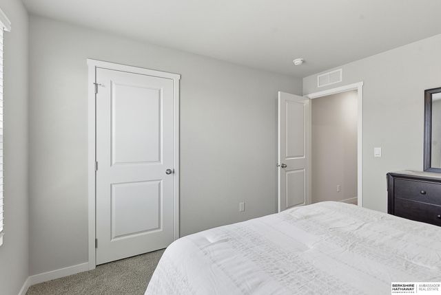 11612 Port Royal Drive, Papillion, NE 68046