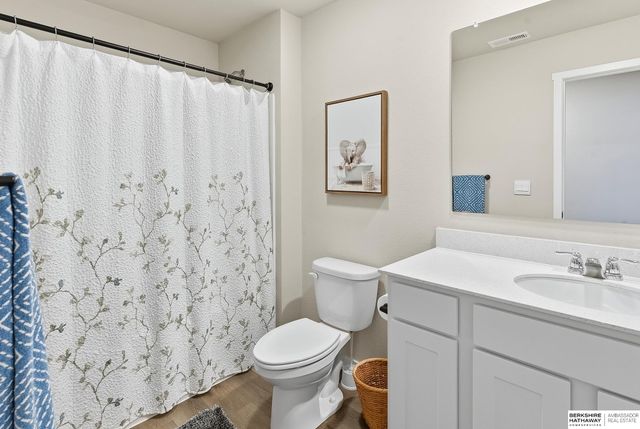 11612 Port Royal Drive, Papillion, NE 68046