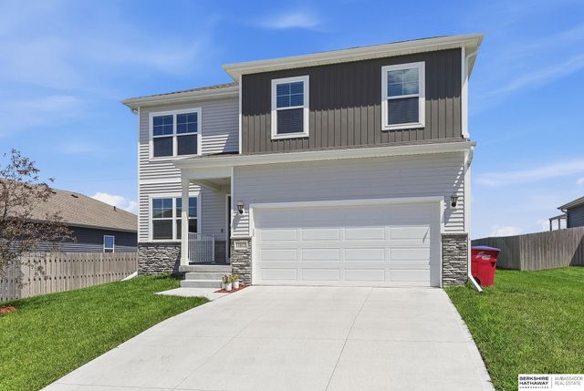 11612 Port Royal Drive, Papillion, NE 68046