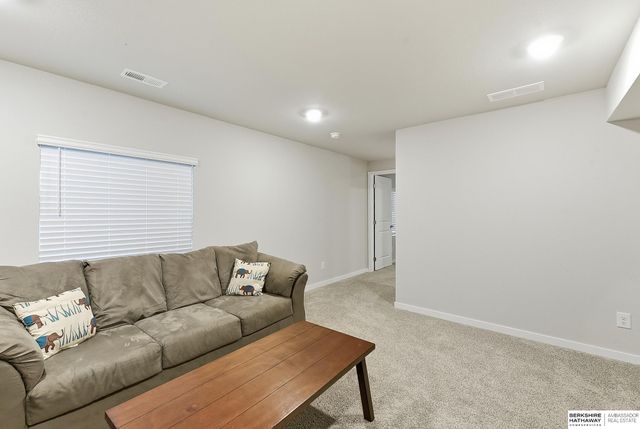 11612 Port Royal Drive, Papillion, NE 68046