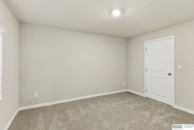 11612 Port Royal Drive, Papillion, NE 68046