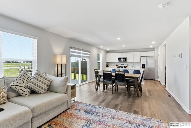 11612 Port Royal Drive, Papillion, NE 68046