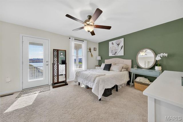 3136 Pirogue Way, St Charles, MO 63301