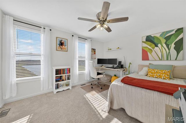 3136 Pirogue Way, St Charles, MO 63301