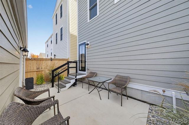 3136 Pirogue Way, St Charles, MO 63301