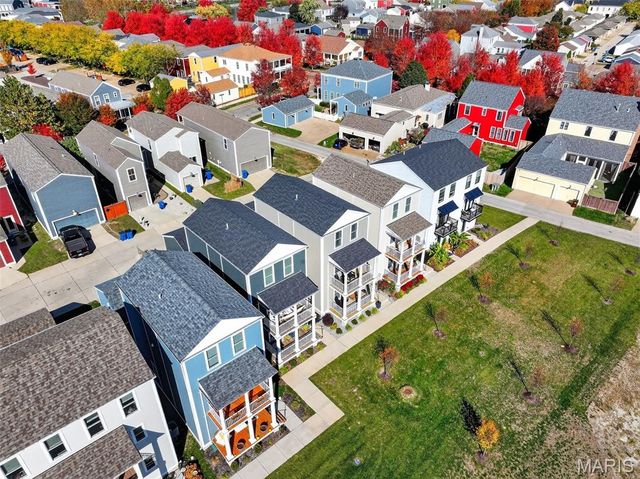 3136 Pirogue Way, St Charles, MO 63301