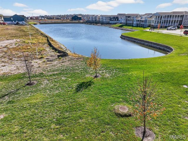 3136 Pirogue Way, St Charles, MO 63301