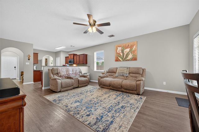 542 Oporto Path, Crosby, TX 77532