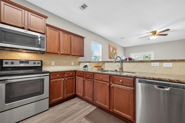 542 Oporto Path, Crosby, TX 77532