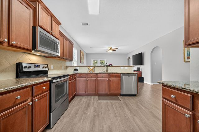 542 Oporto Path, Crosby, TX 77532