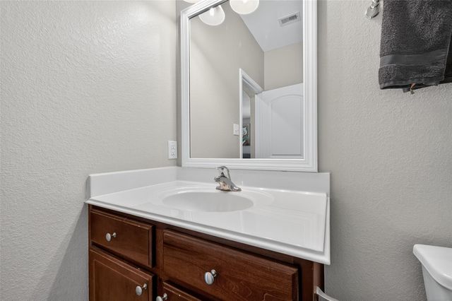 542 Oporto Path, Crosby, TX 77532