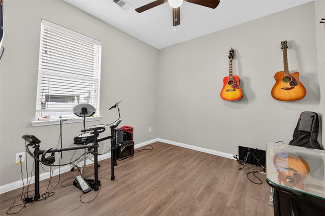 542 Oporto Path, Crosby, TX 77532