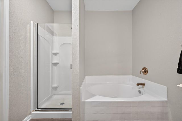 542 Oporto Path, Crosby, TX 77532