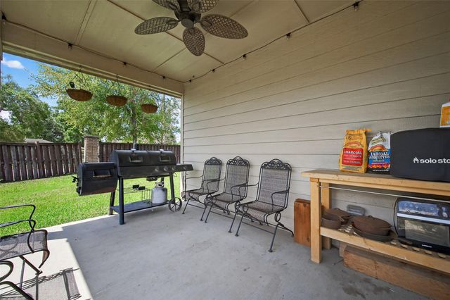 542 Oporto Path, Crosby, TX 77532