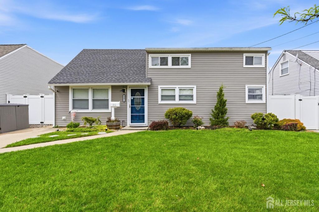 93 Marion Street, Carteret, NJ 07008
