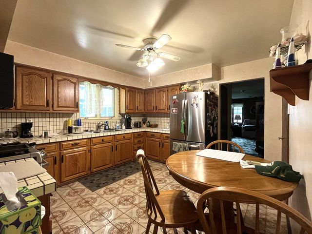 9823 256th AVENUE, Salem, WI 53168