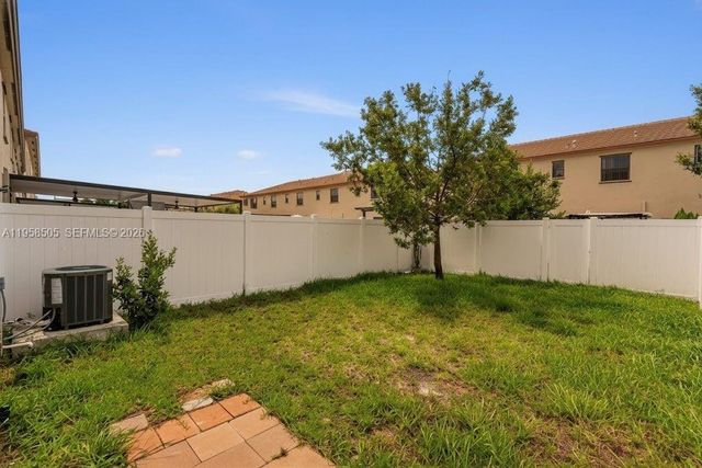 3326 W 112th St 3326, Hialeah, FL 33018