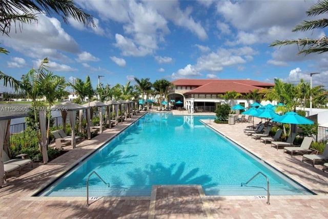 3326 W 112th St 3326, Hialeah, FL 33018