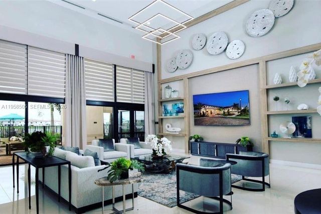 3326 W 112th St 3326, Hialeah, FL 33018