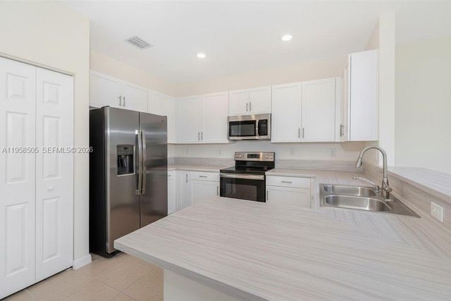 3326 W 112th St 3326, Hialeah, FL 33018