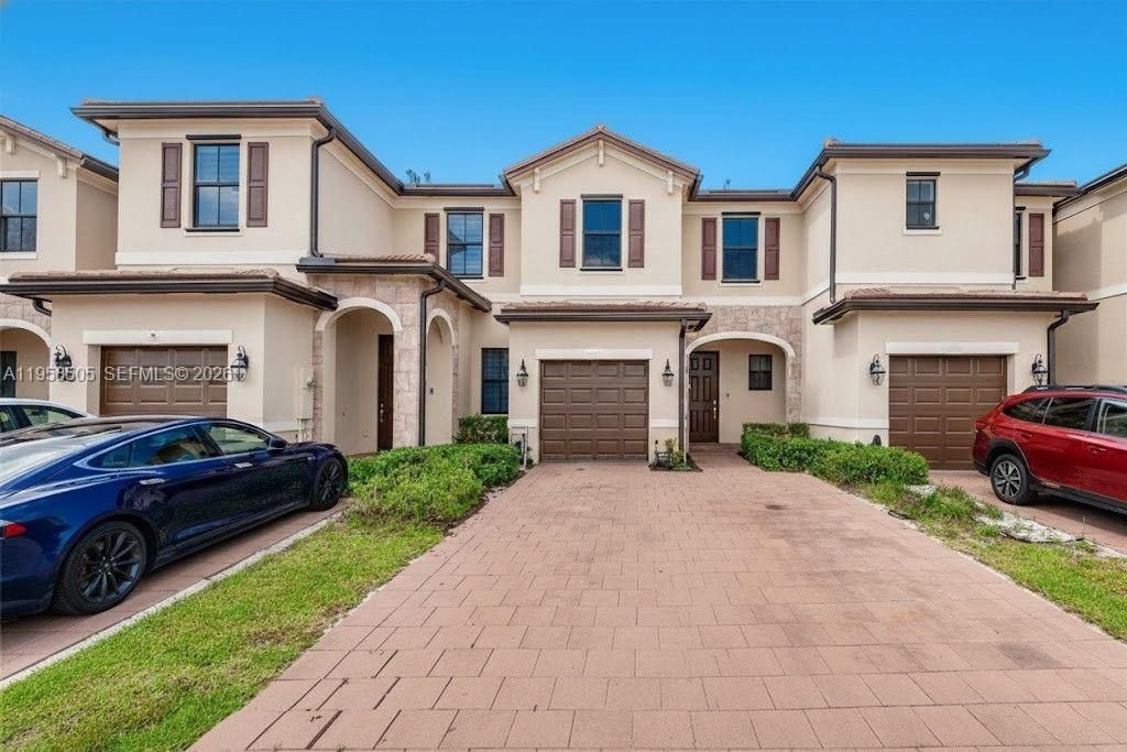 3326 W 112th St 3326, Hialeah, FL 33018