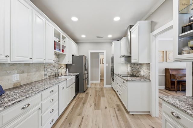 5706 Trail Lake Drive, Arlington, TX 76016