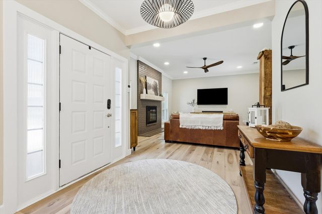 5706 Trail Lake Drive, Arlington, TX 76016