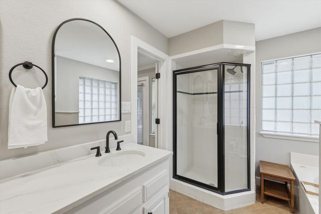5706 Trail Lake Drive, Arlington, TX 76016