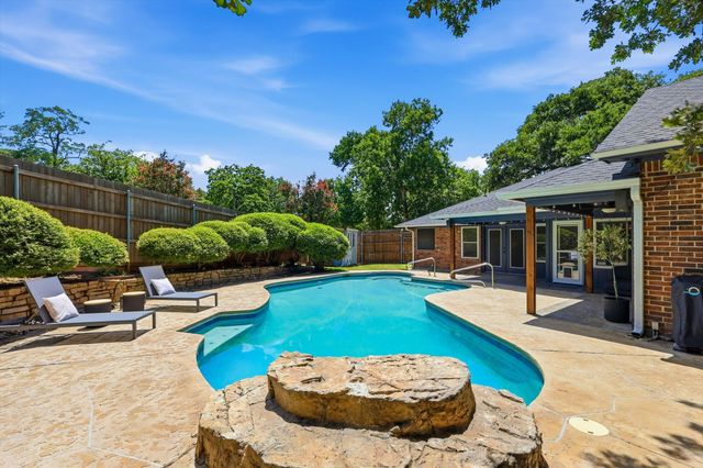 5706 Trail Lake Drive, Arlington, TX 76016