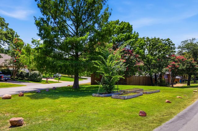 5706 Trail Lake Drive, Arlington, TX 76016