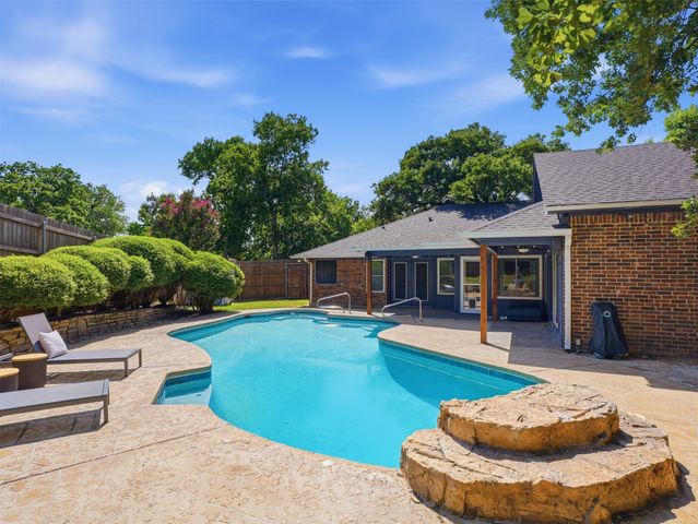 5706 Trail Lake Drive, Arlington, TX 76016