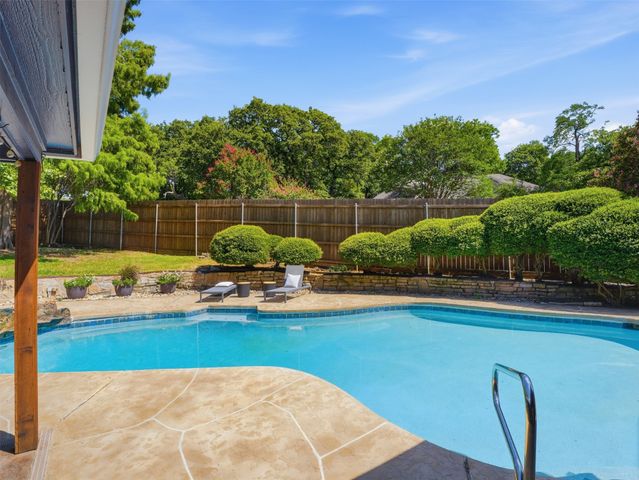 5706 Trail Lake Drive, Arlington, TX 76016