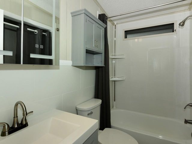 3389 Lake Overlook Place, Lake Worth, FL 33462