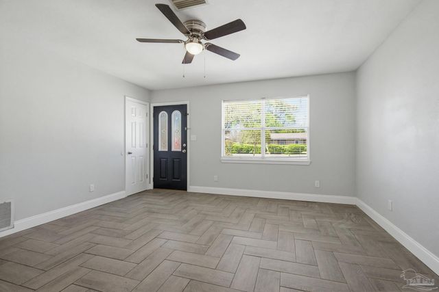 1225 Fretz St, Pensacola, FL 32534