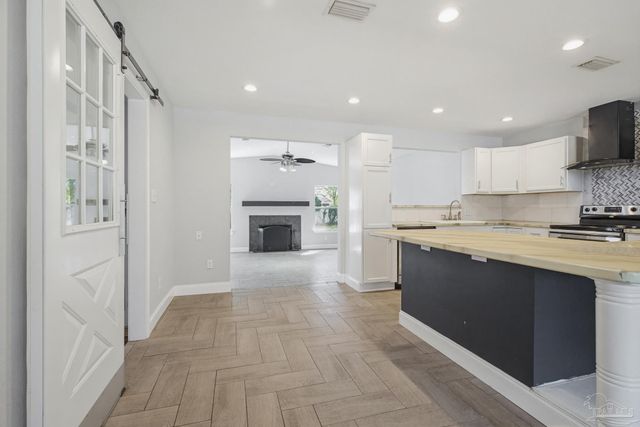 1225 Fretz St, Pensacola, FL 32534