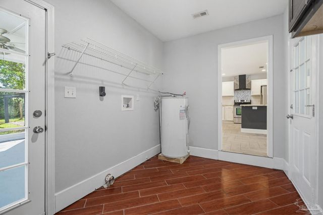 1225 Fretz St, Pensacola, FL 32534