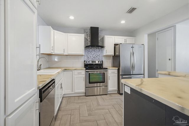 1225 Fretz St, Pensacola, FL 32534