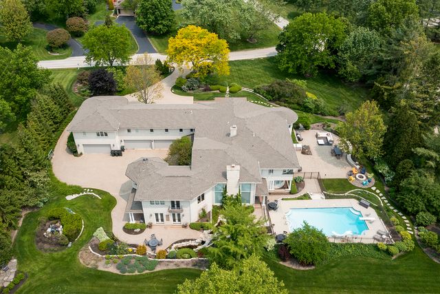 1877 Banbury Road, Inverness, IL 60067