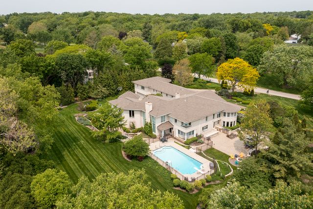 1877 Banbury Road, Inverness, IL 60067