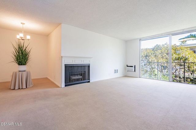 11645 Montana Avenue 318, Los Angeles, CA 90049