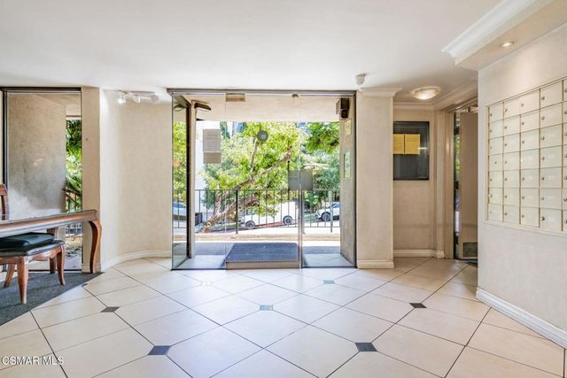 11645 Montana Avenue 318, Los Angeles, CA 90049