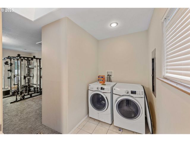 93660 MCKENNA Ln, Coos Bay, OR 97420