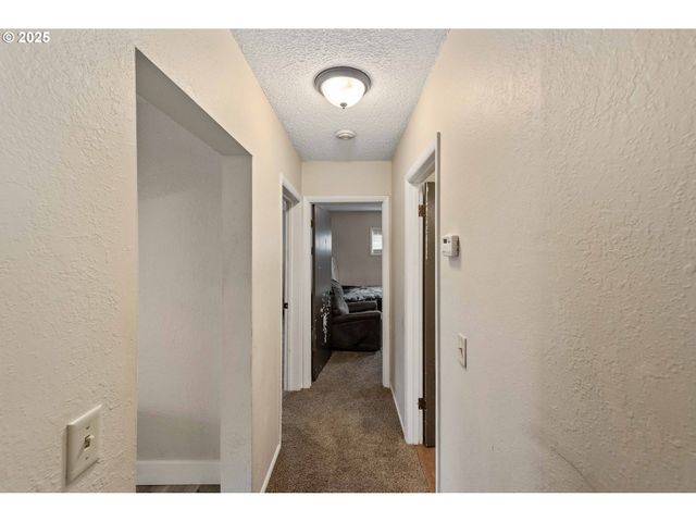 93660 MCKENNA Ln, Coos Bay, OR 97420