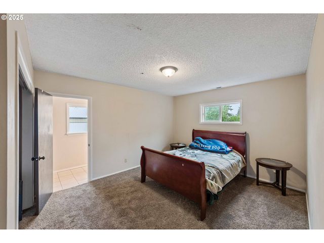 93660 MCKENNA Ln, Coos Bay, OR 97420