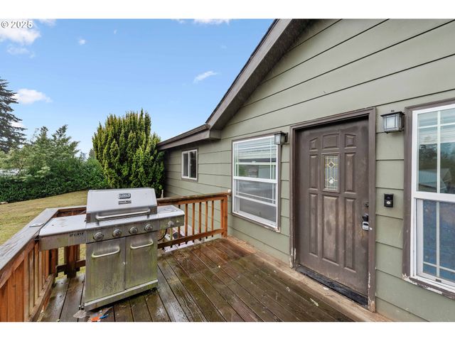 93660 MCKENNA Ln, Coos Bay, OR 97420