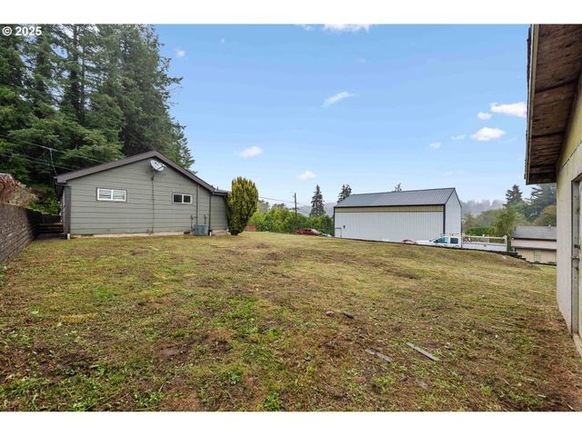 93660 MCKENNA Ln, Coos Bay, OR 97420