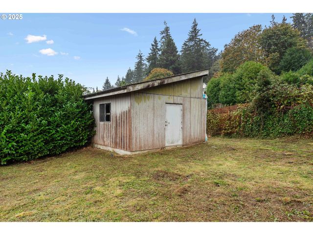 93660 MCKENNA Ln, Coos Bay, OR 97420