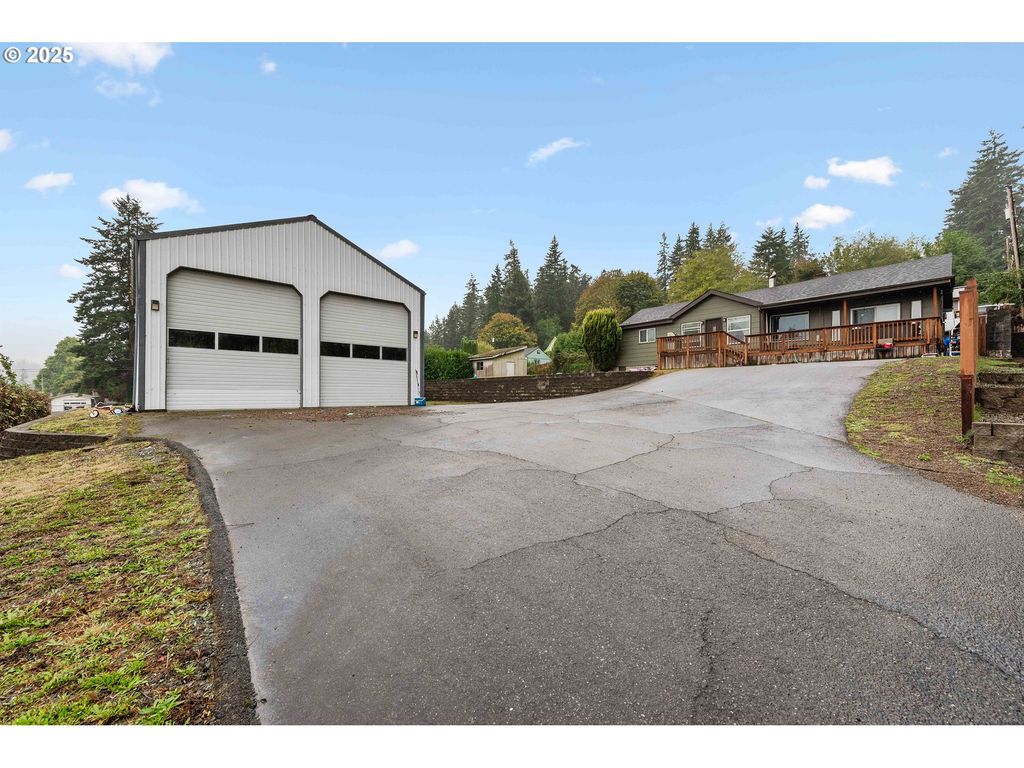 93660 MCKENNA Ln, Coos Bay, OR 97420