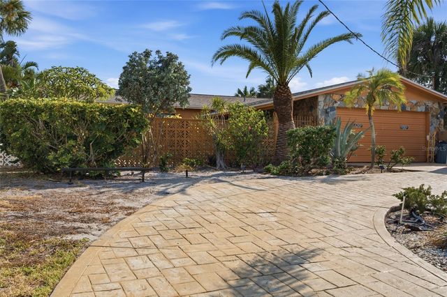 412 HERMOSITA DRIVE, St Petersburg, FL 33706